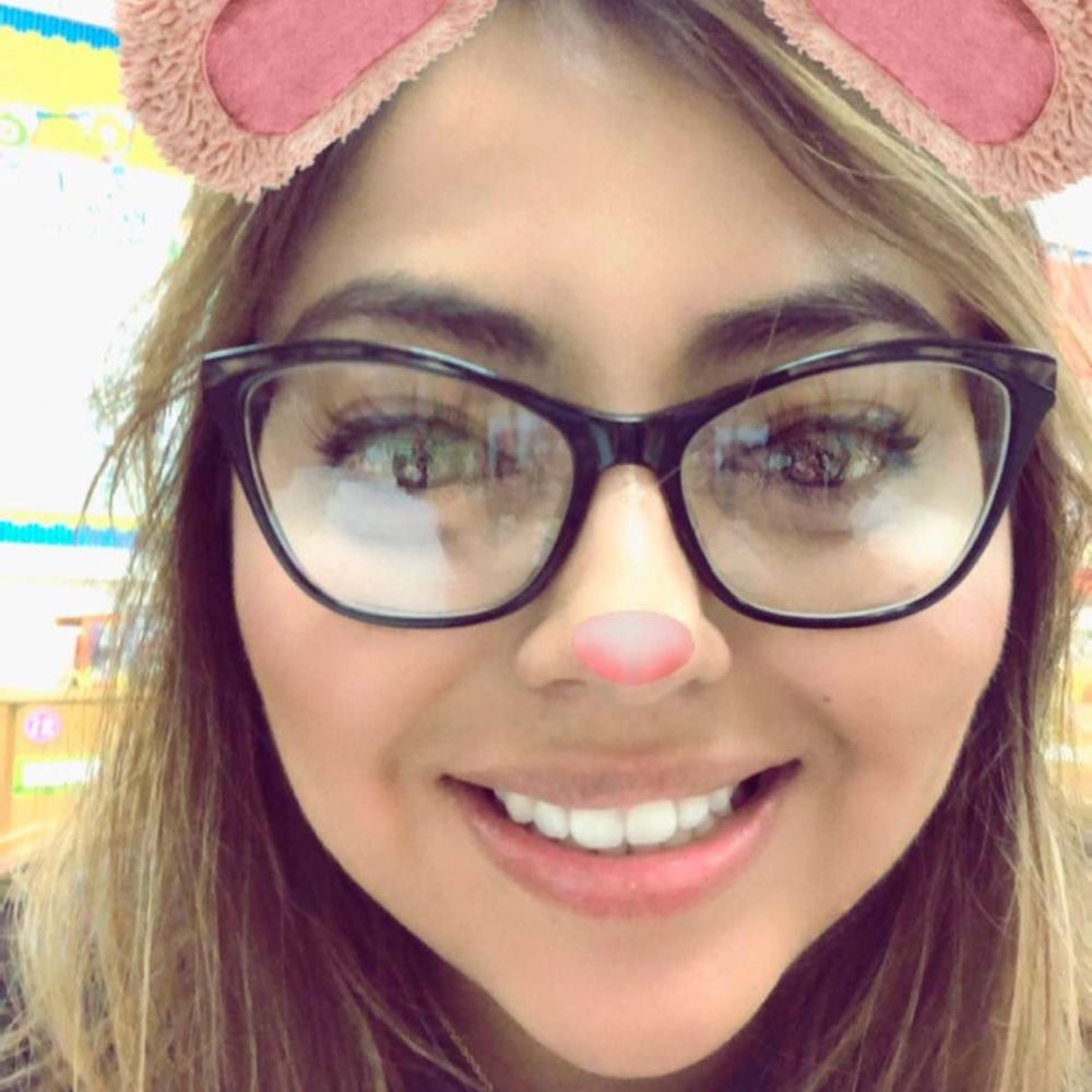 Meet your Posher, Yesenia